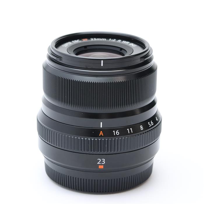 外観状態:良品 マップ保証期間:6ヶ月保証 付属品など:元箱・取扱説明書・レンズフロントキャップ・レンズリアキャップ・レンズフード【ココがポイント！】180gの小型軽量と高速AFにより、軽快なスタイルで撮影を楽しめる35mm相当（35mm判...