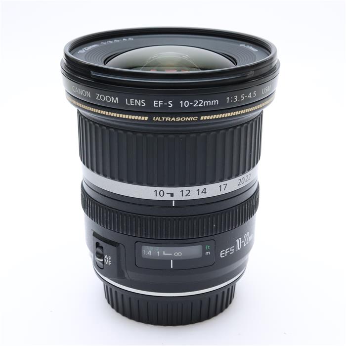 外観状態:難有品 マップ保証期間:保証なし 付属品など:レンズフロントキャップ・レンズリアキャップ◎点検スタッフからのコメント【外観】鏡胴先端部にスレキズ、鏡胴全体にテカリがあります。【商品状態・不具合について】ズームリングラバーに浮き、フ...