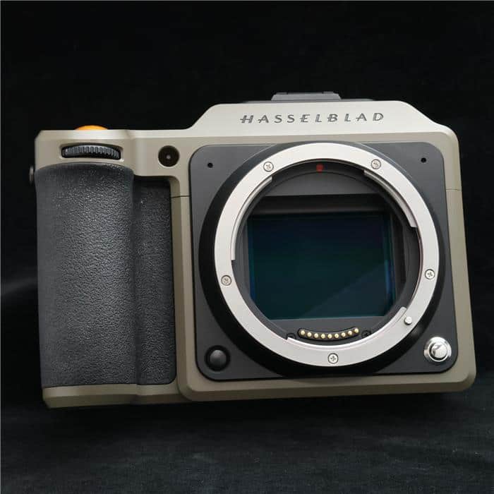 【中古】 《良品》 HASSELBLAD X2D 100C Earth Explorer Limited Edition ボディのみ 【世界1000台限定！北欧ツンドラを象徴したカラーリングの特別モデルが入荷しました！】 [ デジタルカメラ ]