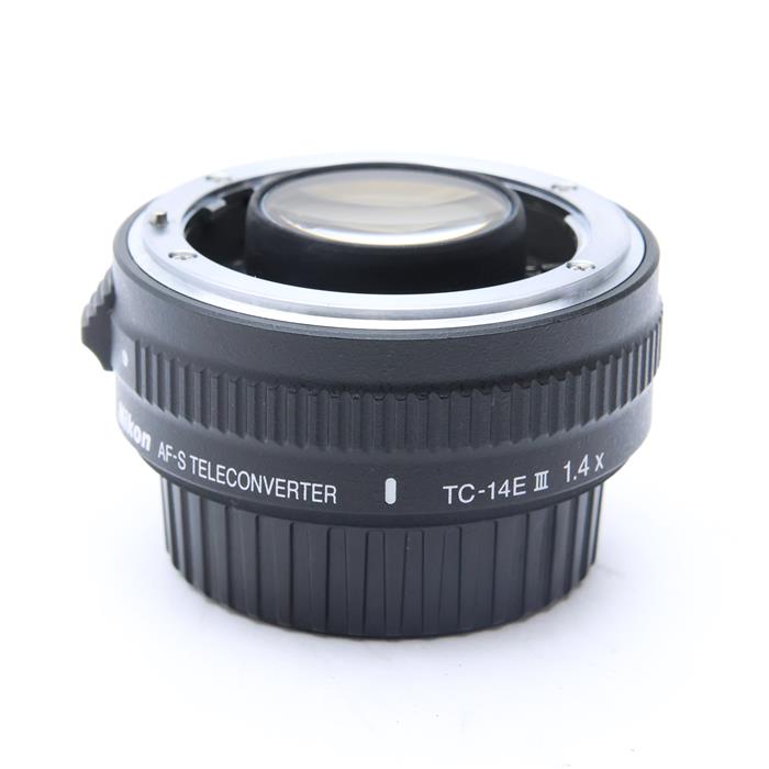 外観状態:良品 マップ保証期間:6ヶ月保証 付属品など:元箱・取扱説明書・レンズフロントキャップ・レンズリアキャップ【ココがポイント！】主レンズの焦点距離を1.4倍にするテレコンバーターです。最新の光学設計により、主レンズの光学性能を最大限に引き出します。耐久性が高く、撥水・撥油性に優れるニコン独自のフッ素コートをNIKKORとして、初めて採用しています。◎点検スタッフからのコメント【外観】スレキズございますが、全体的なコンディションは良好です。【機能面・操作】動作良好で、安心してお使いいただけます。※お求めの後2週間以内の初期不良はご返品可能です。#260131-n