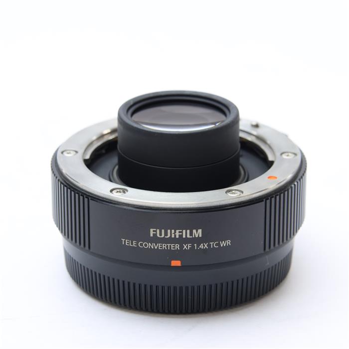 外観状態:美品 マップ保証期間:6ヶ月保証 付属品など:レンズフロントキャップ・レンズリアキャップ【ココがポイント！】「XF50-140mmF2.8 R LM OIS WR」に装着するテレコンバージョンレンズ。主レンズの性能を損なわない光学設計、防塵、防滴、-10℃の耐低温性能装備。◎点検スタッフからのコメント【外観】外装にスレ、レンズ枠ラバー部分にホコリの付着がありますが、全体的に丁寧に使用されている中古品です。【機能面・操作】問題なくお使いいただけます。※お求めの後2週間以内の初期不良はご返品可能です。#260212-n