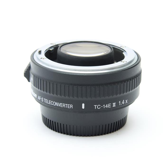 外観状態:良品 マップ保証期間:6ヶ月保証 付属品など:レンズフロントキャップ・レンズリアキャップ【ココがポイント！】主レンズの焦点距離を1.4倍にするテレコンバーターです。最新の光学設計により、主レンズの光学性能を最大限に引き出します。耐久性が高く、撥水・撥油性に優れるニコン独自のフッ素コートをNIKKORとして、初めて採用しています。◎点検スタッフからのコメント【外観】各マウントにスレ・キズが見られますが、実用向けにおすすめの商品です。【機能面・操作】安心してご使用いただける動作良好な商品です。※お求めの後2週間以内の初期不良はご返品可能です。#260210-n
