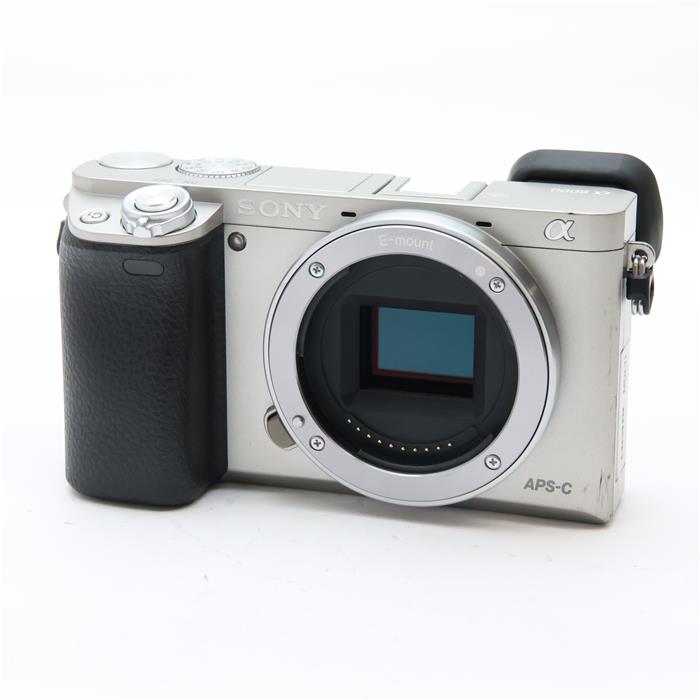 【中古】 《良品》 SONY α6000ボディ ILCE-6000 シルバー 【ビューファインダーユニット液晶モニターホ..