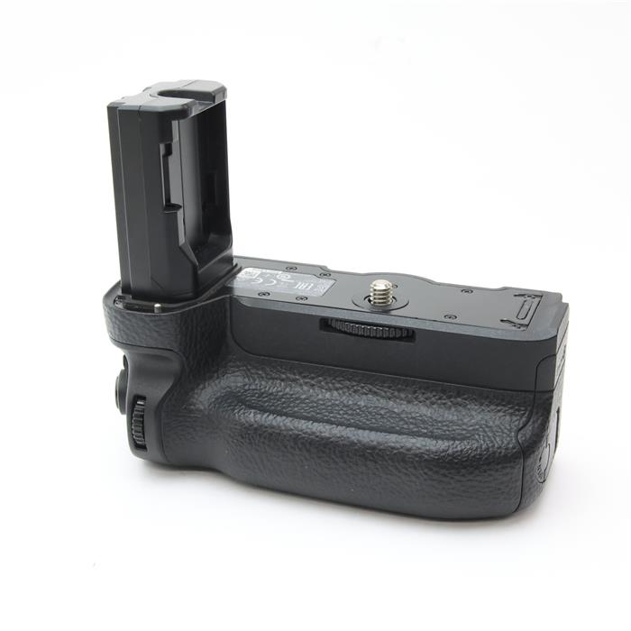 外観状態:良品 マップ保証期間:3ヶ月保証 付属品など:付属品無し【ココがポイント！】高いホールド性を実現する、α9・α7RIII・α7III専用の縦位置グリップです。横位置撮影時と変わらないホールド性で望遠レンズ使用時などに好適なアクセサリーです。◎点検スタッフからのコメント【外観】背面グリップ部に若干のテカリ、バッテリー室周辺部に小キズがありますが、全体的なコンディションは良好です。【機能面・操作】問題なくお使いいただけます。※お求めの後2週間以内の初期不良はご返品可能です。#260214-n