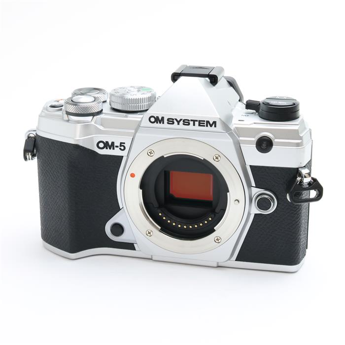 【中古】 《美品》 OM SYSTEM OM-5 ボディ シルバー [ デジタルカメラ ]