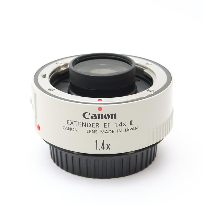 外観状態:良品 マップ保証期間:3ヶ月保証 付属品など:レンズフロントキャップ・レンズリアキャップ【ココがポイント！】1.優れた防塵・防滴性カメラ側マウント部にゴムリング、レンズ側マウント外周部に「EOS-1V」と同様の防塵・防滴構造、取り外しつまみの接合部にシーリング部材をそれぞれ採用することで水滴や粉塵の侵入を防ぎ、プロが使用する過酷な撮影条件にも耐えられる優れた防塵・防滴性を実現しています。2. 高い光学性能を実現“EF1.4×II”では、鏡筒内部の内面反射を低減させることでフレアやゴーストの発生を抑えました。これにより、従来機種以上の高画質化を達成しています。3. 豊富なEFレンズに装着可能従来機種と同様、これまでに発売された焦点距離135mm以上の単焦点Lレンズ18本、およびEF70-200mm F2.8L USM、EF70-200mm F4L USM、EF100-400mm F4.5-5.6L IS USMに装着することが可能です。◎点検スタッフからのコメント【外観】外装に僅かな塗装はがれがありますが、全体的なコンディションは良好です。【機能面・操作】問題なくお使いいただけます。※お求めの後2週間以内の初期不良はご返品可能です。#260309-n