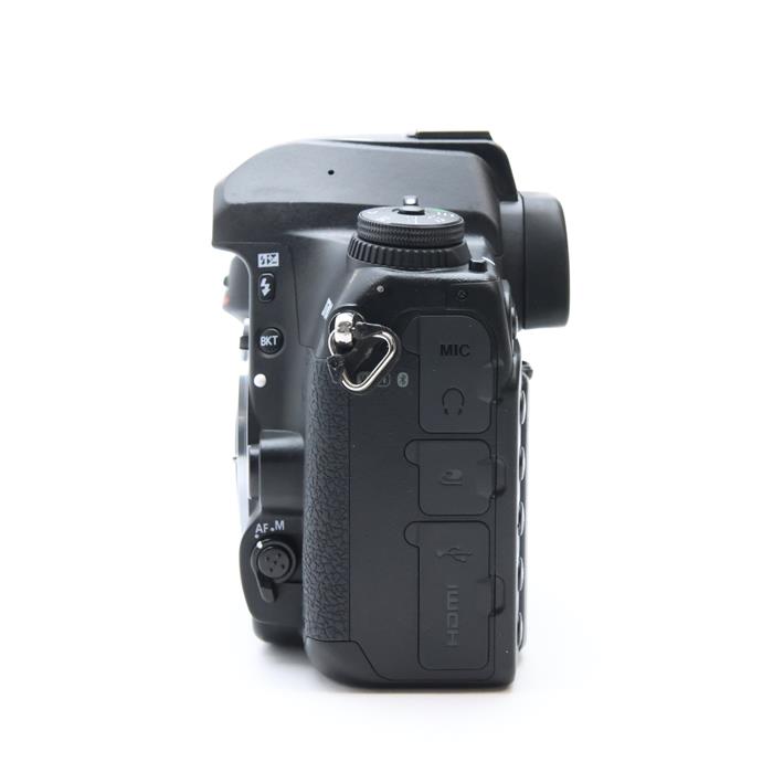 【中古】Nikon D5600 DSLR Camera [Body only] Wi-Fi and NFC Enabled, International Version - Black