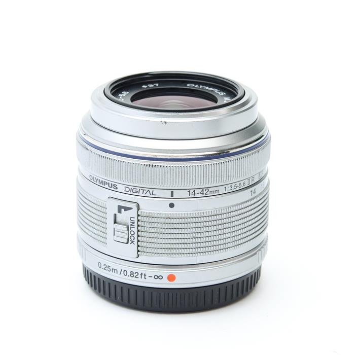 【中古】 《並品》 OLYMPUS M.ZUIKO DIGITAL 14-42mm F3.5-5.6IIR シルバー (マイクロフォーサーズ) [ Lens | 交換レンズ ]