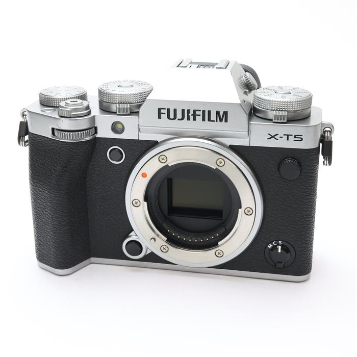 【中古】 《良品》 FUJIFILM X-T5 ボディ シルバー 【別売予備バッテリー付！】 [ デジタルカメラ ]