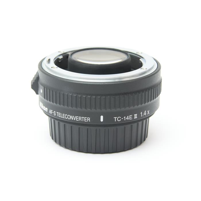 外観状態:美品 マップ保証期間:6ヶ月保証 付属品など:レンズフロントキャップ・レンズリアキャップ【ココがポイント！】主レンズの焦点距離を1.4倍にするテレコンバーターです。最新の光学設計により、主レンズの光学性能を最大限に引き出します。耐久性が高く、撥水・撥油性に優れるニコン独自のフッ素コートをNIKKORとして、初めて採用しています。◎点検スタッフからのコメント【外観】マウント面に僅かにスレがございますが、全体的に綺麗な状態の中古品です。【機能面・操作】動作良好です。安心してお使いいただけます。※お求めの後2週間以内の初期不良はご返品可能です。#260329-n