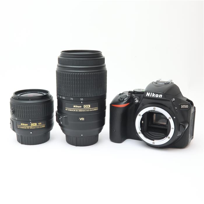 【中古】 《並品》 Nikon D5500 ダブルズームキット ブラック 【別売レンズフード(18-55mm)付！】 [ デジタルカメラ ]