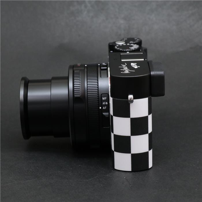 【あす楽】 【中古】 《新同品》 Leica D-LUX7 Vans x Ray Barbee 【希少な特別限定モデルが入荷しました！】【点検証明書付きライカカメラジャパンにて各部点検済】 [ デジタルカメラ ]