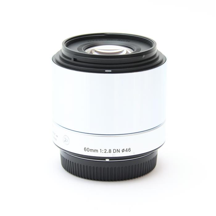 シグマ カメラレンズ 60mm f2.8 DN シルバー マイクロフォーサーズ シグマ 60mm F2.8 DN マイクロフォーサーズ” レビュー。 外観を