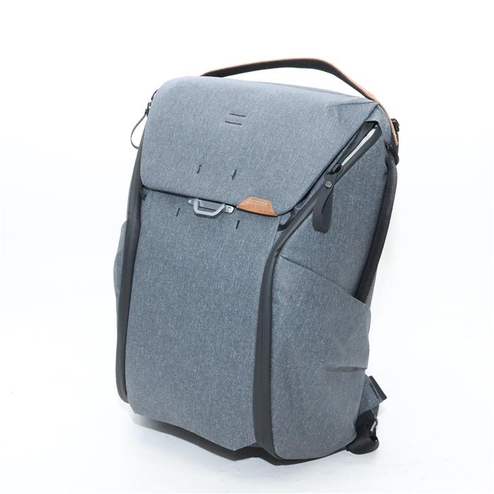 【中古】 《良品》 peak design エブリデイバックパック 20L V2 BEDB-20-CH-2(2.0)
