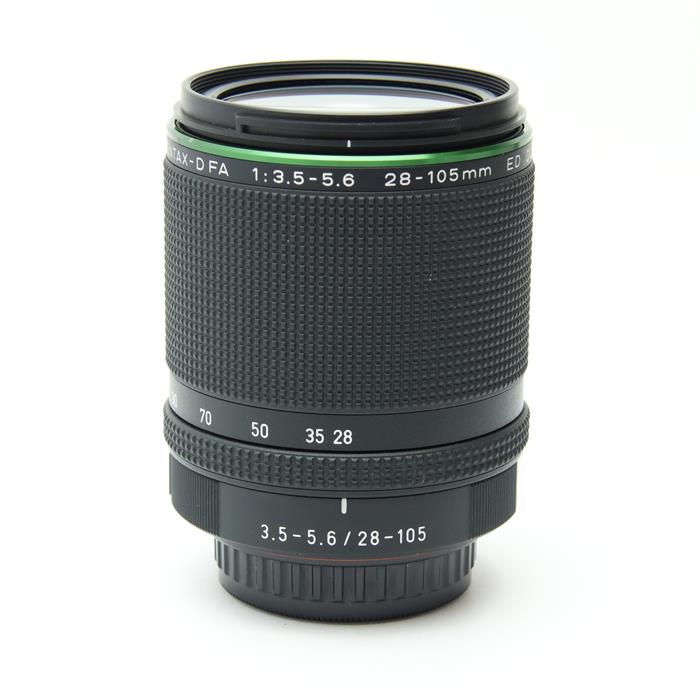 外観状態:美品 マップ保証期間:6ヶ月保証 付属品など:元箱・使用説明書・レンズフロントキャップ・レンズリアキャップ・レンズフード【ココがポイント！】35ミリフルサイズフォーマットに対応した標準ズームレンズ小型・軽量で「PENTAX K-1」の常用レンズに適した機動性と解像性能を両立機動性に優れたコンパクト設計ながらフルサイズに対応するイメージサークルをカバーし、最新の光学設計や高性能光学レンズの採用等により、35ミリフルサイズデジタル一眼レフカメラ「PENTAX K-1」との組み合わせでも高い解像力が得られ、常用に適したレンズです。◎点検スタッフからのコメント【外観】僅かな使用感がございますが、全体的に丁寧に使用されている中古品です。【機能面・操作】動作良好で、安心してお使いいただけます。【その他】レンズフードに多少のテカリがあります。※お求めの後2週間以内の初期不良はご返品可能です。#260303-n