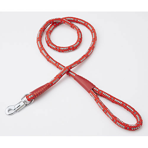 反射材使用。ペティオセーフティースナップ(P.S.S)採用。【本体サイズ】φ18mm×120cm【適応サイズ】適応種：30kgまでの大型犬【使用方法】適応犬種は標準体型をもとに表示しておりますが、購入の際には必ずワンちゃんを実測のうえ、適応サイズを確かめてお選びください。散歩用として使用してください。一定の場所にとどめておくためのケイ留には使用しないでください。【材質】ポリプロピレン【メーカー名】株式会社ペティオ
