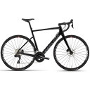 【cervelo231207】【cervelo231230】■状態：新品※サイトの表示が『お取り寄せ（or取寄）』の商品にきましては、事前に仕入先様へ在庫、納期の確認を行いますので、お手数ですがご注文の際は事前に当店へ在庫と納期のお問い合わせをお願い致します。■商品説明・cervelo（サーヴェロ）1995年に設立されたカナダトロントに本拠点を構えるcervelo(サーヴェロ)。2人のエンジニア、フィル・ホワイトとジェラルド・ヴルーメンが革新的なタイムトライアルバイクを開発しようと決めたことに遡ります。サーヴェロの名の由来は、イタリア語で頭脳を意味する「cervello」と、フランス語で自転車を意味する「velo」を組み合わせた造語。文字通りそれは 「頭脳を持つバイク」であり、ある思想がインプットされたバイクであるとも言えます。■ Caledonia（カレドニア）Caledonia（カレドニア）はこれまでの「型」にはまらないバイクです。Caledonia（カレドニア）は、cerveloチームが普段行っている"サーズディ ナイトライド"（木曜夜のライド）のメンバーで最初のアイディアが生まれました。サーズデイナイトライドのルートは高速で路面状況も多岐にわたることが多いルートです。より太いタイヤをR5に履かせたいですし、Asperoをより高速仕様にしてこのルートにマッチさせようとしたとき、新しいバイクデザインコンセプトが生まれました。カレドニアはヨハン・ヴァン・スーメレンが2011年のパリ～ルーベで優勝した"R3マッド"に触発されたデザインコンセプトですが、現代のロードライダー向けに最適化されています。ひとたびカレドニアに跨れば、レースだけでなく自転車が本来持っている『ライドの楽しさ』を教えてもらえることでしょう。カレドニアは非常に懐が広く、様々なライダーの要望を叶えてくれることでしょう。安定性と共にスピードと効率を重視するライダー。スピードと効率、そして快適性を重視するライダー。20kmのライドに初めてロードバイクで挑戦するライダー。200kmのライドを目指す生涯アスリート。速さに優れ、かつ用途の広い、その結果、カレドニアは他のモデルにはない魅力的なものに仕上がりましたし、あなたもカレドニアに乗ればすぐにその魅力が分かるはずです。定番のライドのための新しいバイク走行距離が3桁の大台を超えると分かっているなら、バイクはやっぱり"Caledonia"（カレドニア）です。長距離のライドでは、滑らかな舗装路もあれば、脇道のひどい舗装、短いシングルトラックや裏道がつきもので、地域によってはストラーデ・ビアンケばりのエリアがあったりもするでしょう。そこでcerveloは、それらすべてを難なくこなして、130kmの地点でいきなり土砂降りに見舞われたときのためにフェンダーも取り付けられるバイクを作りました。cerveloでは、ロードバイクがエネルギーをつぎ込んでスピードを出すためだけのマシンとは考えていません。それはいわば魂の一部であり、世界観や理想とする暮らしを反映したものなのです。それは公園の芝生を突っ切ることであったり、左側のダートロードがどこに通じているか確かめることだったりします。そんな今どきのサイクリストのためのバイクがCaledoniaです。レースから生まれたバイクバイクをデザインするときは、異なる形の実績あるチューブを集めたライブラリから手をつけます。これらは他のモデルで使ったことのある形で、私たちは剛性や超軽量といったさまざまな長所を把握しているため、より短時間で微調整の段階に進むことができます。Caledoniaの場合は、耐久性があって軽量、かつ空気力学のバランスがとれたバイクを目指していたことから、このタイプのレース用バイクに求められるパフォーマンスを達成できるパッケージを選びました。閃きと洗練をもとめてCaledoniaでは標準の円形バー、ステム、シートポストを採用し、ライダーが妥協せずに自分に合わせた究極のライドを達成することができます。一体型のアクセサリーマウントや目立たない位置に取り付けられたフェンダーマウントで、洗練されたラインをキープ。土砂降りの雨でもライトやコンピュータを持ち運べて、見た目のスピード感も損ないません。速く見えるということは、つまり速いということです。安定感のある心配無用の自信作昨今のロードライダーたちは、長距離をハイペースで、制限されることなく目いっぱい楽しめるバイクを求めています。低弾性のカーボンを主要な部分に使うことで高弾性ファイバーの過剰な剛性を抑えたこのバイクは、繊細さとは無縁です。ライダーの走りを考え抜いたデザインで、34mmのタイヤまたはフェンダー付きで31mmに対応しています。ライド後は「最高」の一言に寝坊、補給食の買い忘れ、メーターの充電ミス、洗濯出来ていないジャージ、何とも言えないジャージの組み合わせ...走りだせばパンク、エネルギー切れでの失速、突然の豪雨...長い長い1日のロングライドの中で、何度「最悪だ」とつぶやいても、ライド後は思わず「最高だ」と。そう思わせてくれる最高の相棒になるでしょう。■エンジニアリング取り外し可能なFDMcerveloのボルトオン式のフロントディレーラーマウントは、強度の高いアルミニウム合金製で、2つの皿ネジでフレームに取付けられます。破損時に簡単に交換できると同時に、新規格が採用された場合には適合させることも可能です。また、1×システムを採用した場合には、フロントディレーラーマウントを完全に取り外すこともできます。エアロケーブルマネージメントcerveloのフレーム、フォーク、ハンドルバー、そして関連するコンポーネントは、ブレーキとシフトコントロールライン（機械式、電動式、油圧式）を風の抵抗を減らす様にしてエアロダイナミクス性能を高めながらも、ユーザビリティやパフォーマンスを損ねません。ジオメトリーcerveloはこれまでの経験を踏まえて、特殊なユースケース、この場合はパリ～ルーベに基づいてハンドリングと快適性の開発を行いました。R-Series とスタック、リーチは同じです。しかしながらチェーンステー長は5mm長くすることでパリ～ルーベのような路面状況下でも快適性を確保します。トレール量を60mm（R-Seriesでは57mm）に延ばし、より安定性を高めています。タイヤ幅は35mmまで対応し、様々な路面状況をこの1台でこなすことができます。剛性cerveloはグラベルカテゴリーの Aspero と剛性が同じになるようにカーボンの積層調整をしました。さらにレースバイクであるというのが根底にあるため、2011年のパリ~ルーベで優勝した"R3マッド"よりも剛性を高めつつも、R-Series よりも剛性を落とすことで、より現代のレースに最適化されています。ユーザビリティ走行距離が3桁の大台を超えるとわかっているライドには、様々な装備が必要なケースが有ります。"Caledonia"（カレドニア）にはフェンダーを取り付けるための穴や、マウントが付属しています。トップチューブ上面にはトップチューブバック等を固定するための「BENTO MOUNT」が設けられています。グラベルモデルの「Aspero」に採用されている「Smartpak 400A」も取付することが可能です。ダウンチューブ上部に設けられたケーブルガイド（R-Series、Aspero 共通部品）も一部改良され、Di2ジャンクションポートがこちらに搭載されます。これもパリ~ルーベのような路面状況下で落車等があった際、バーエンドジャンクションと比べてコンポーネントへのダメージを低減します。 ■スペック・サイズ：48 , 51 , 54 , 56・カラー：METALLIC BLACK ・ GLACIER・フォーク：cervelo All-Carbon, Tapered Caledonia Fork・ヘッドセット：FSA IS2 1-1/8 x 1-1/2・スルーアクスル：cervelo Aero Thru-Axles , 12x100/142・ホイール：Fulcrum Racing 900 DB, 12x100(F)/142(R),28H (F), 28H (R)19mm IW,Center-Lock,Tubeless Ready 対応・タイヤ：Vittoria Zaffiro Pro V G2.0 30c・クランク：Shimano FC-RS520, 50/34T, 12 Speed・クランク長：48サイズ:170mm51サイズ:170mm54サイズ:172.5mm56サイズ:172.5mm・ボトムブラケット：FSA, BBright thread together, 24mm spindle・チェーン：Shimano M7100, 12 speed・フロントディレイラー：Shimano 105, R7150, 12 speed・リアディレイラー：Shimano 105, R7150, 12 speed・カセット（スプロケット）：Shimano 105, 11-34, 12 Speed・シフター：Shimano 105 Di2, R7170, 12 speed・ハンドル：cervelo Alloy48サイズ:380mm51サイズ:400mm54サイズ:420mm56サイズ:420mm・ステム：cervelo Alloy48サイズ:80mm51サイズ:90mm54サイズ:100mm56サイズ:100mm・ブレーキキャリパー：Shimano 105 R7170・ブレーキロータ/サイズ：Shimano SM-RT66 6bolt, 160mm（F/R)・サドル：cervelo Road Saddle・シートポスト：cervelo 27.2 Alloy・付属品：cervelo Faceplate Front Computer/Accessory Mount, Removeable Fender Mount・重量制限：バイクにかかる重さ（ライダー + 装備品）100kgまで ■ジオメトリー■特記事項・商品画像は製品イメージです。予告なく仕様やデザイン等の変更がある場合がございます。予めご了承ください。【240310cervelo_spprice】