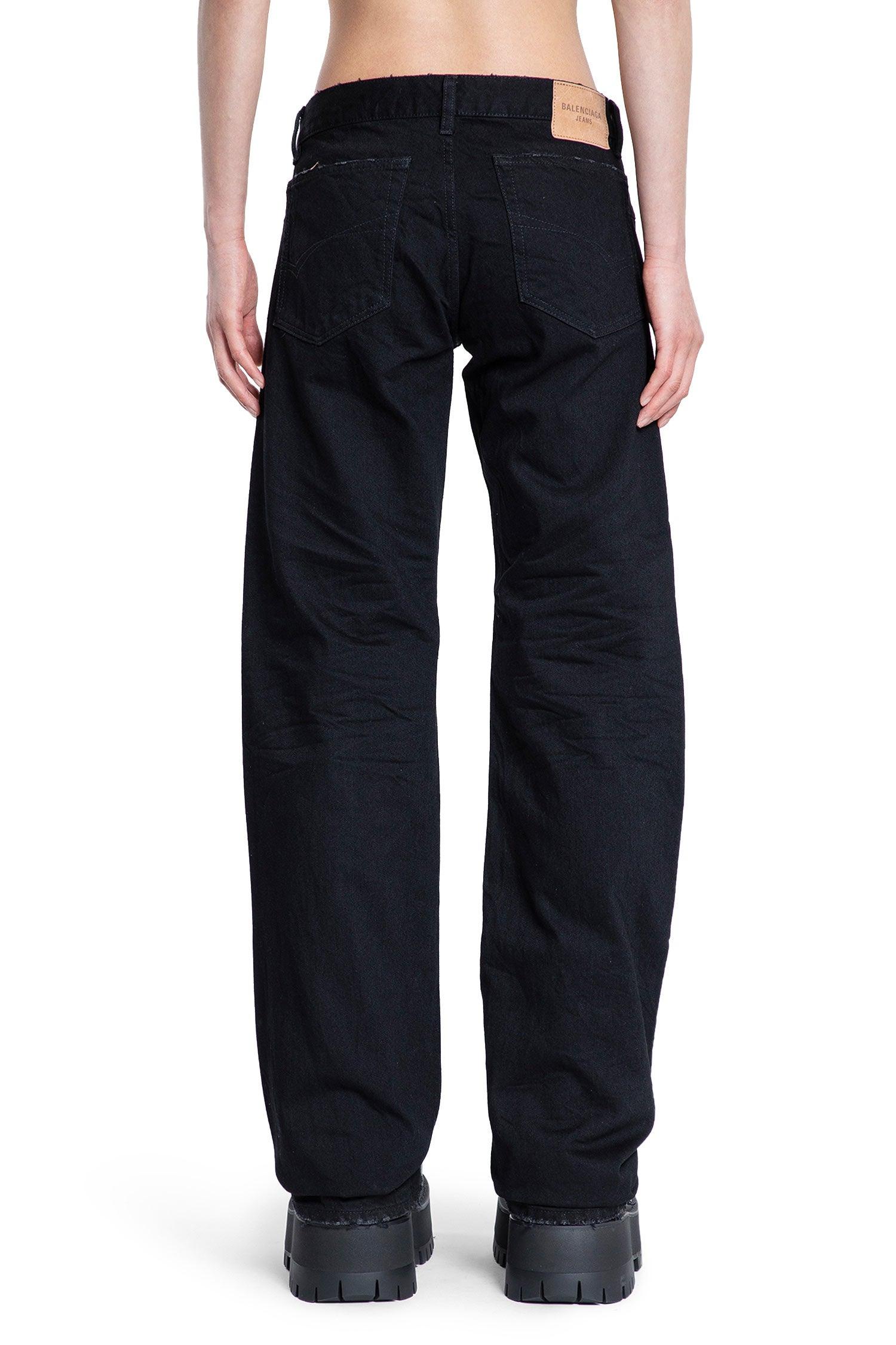 fitted low-waist pants