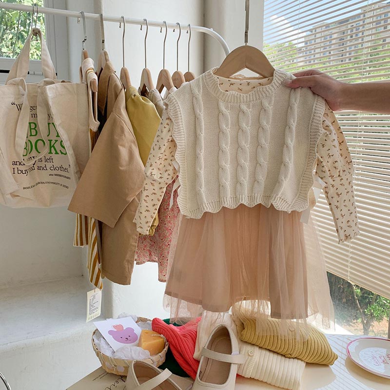 【送料無料】ニットベスト セーター 子供服 ニットベスト 80 90 100 110 120 130 140 女の子 ノースリーブ おしゃれ レイヤード フリル かわいい キッズ ジュニア 春 秋 冬 アウトウェア 新生児服 通園 幼稚園 出産祝い 楽天海外通販