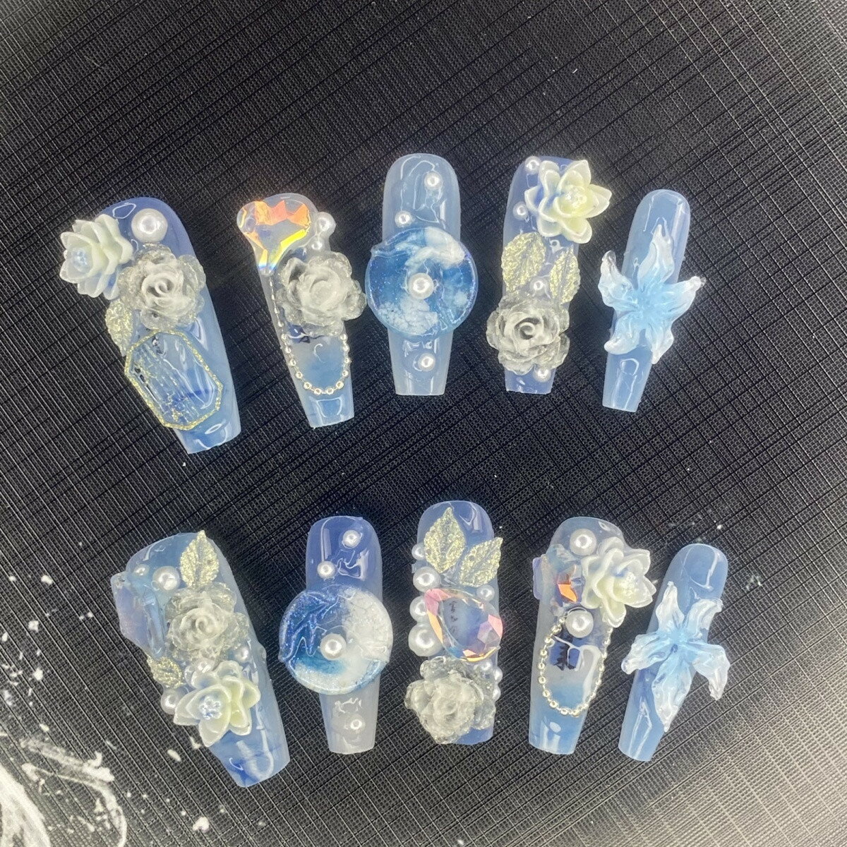 送料無料 ネイルチップ 10枚入り lolita バラ パール ラインストーン 花 可愛い 豪華 貼るネイル つけ爪 淡い アートチップ デザインチップ 付け爪 結婚式 披露宴 成人式 cosplay パーティー ウエディング ブライダル ジェルネイル オシャレ 楽天海外通販