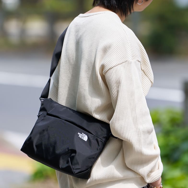 楽天スーパーSALE半額 超目玉 【販売期間：6月9日23:30～23:59】 ノースフェイス バッグ メンズ レディース ショルダーバッグ ブラック SIMPLE CROSS BAG M NN2PQ61A-BLK THE NORTH FACE ★厳選★のサムネイル