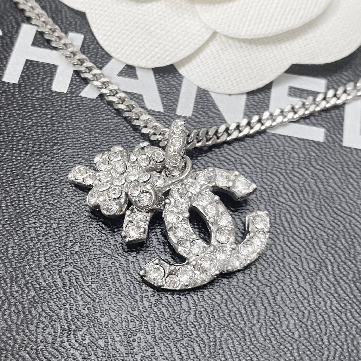 国内発送/25C【一段と輝く★】CHANELロングペンダントネックレス 楽天市場】シルバー ネックレス(ブランドシャネル