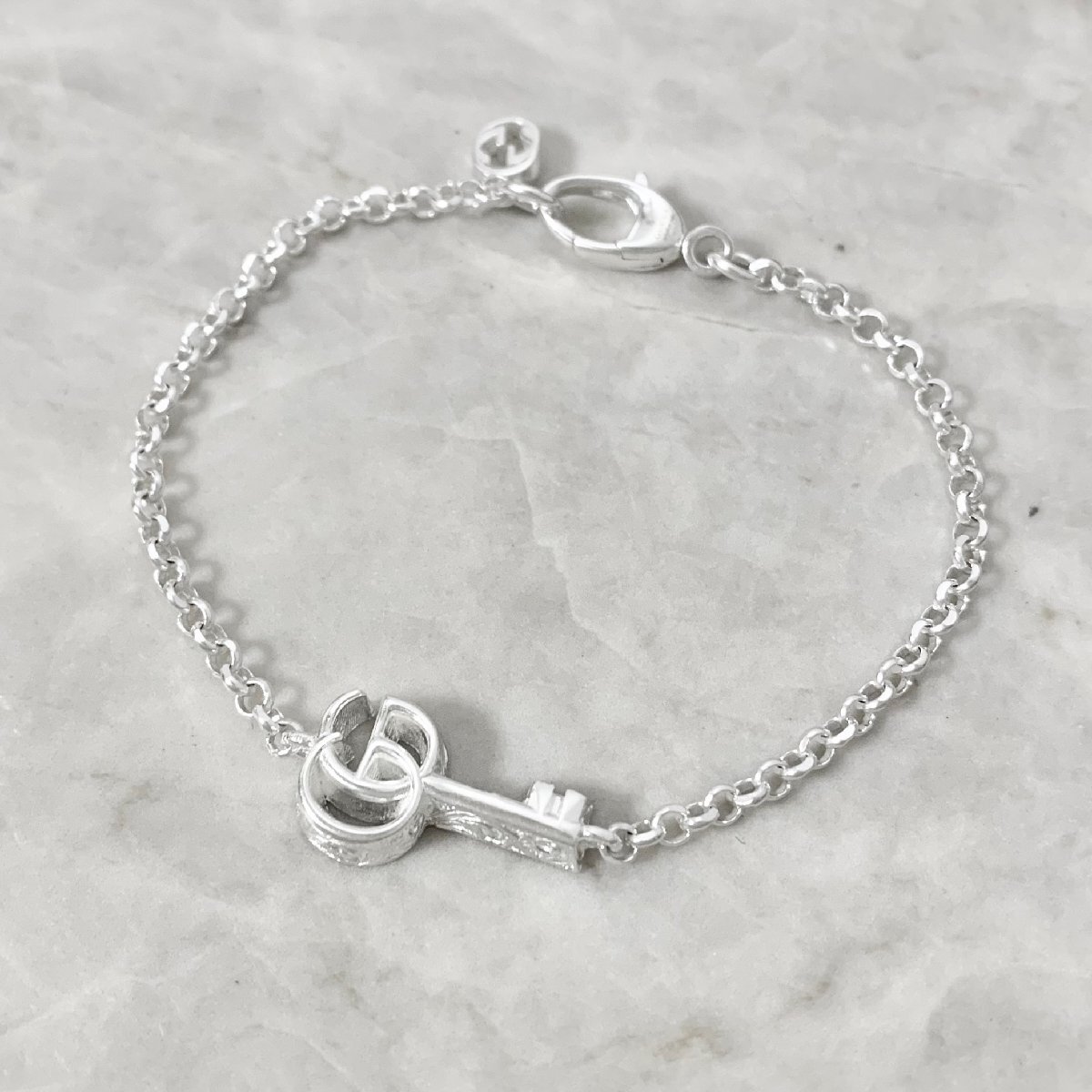 グッチ ブレスレット アラベスク カギ 鍵 キー シルバー 925 銀 ロゴ チェーン GG 【中古】