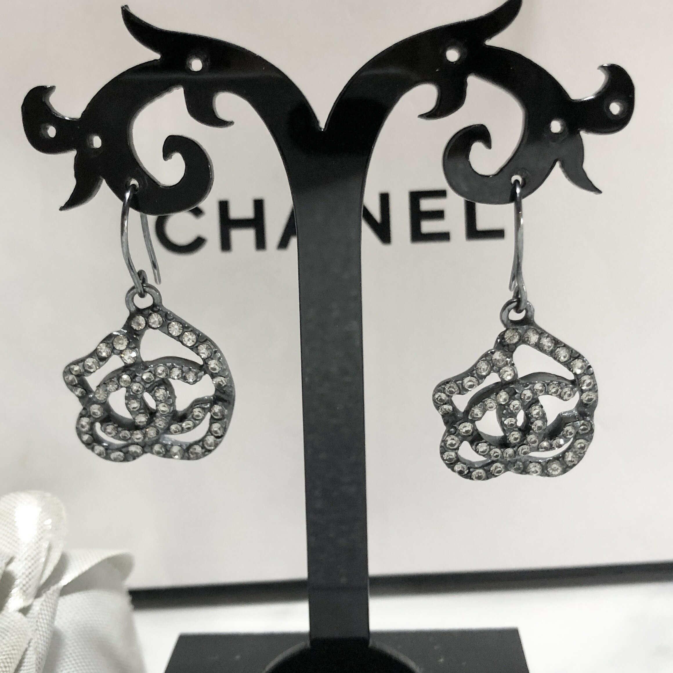 【エレガントなフラワー♪】CHANEL ピアス 楽天市場】シャネル フラワー ピアスの通販