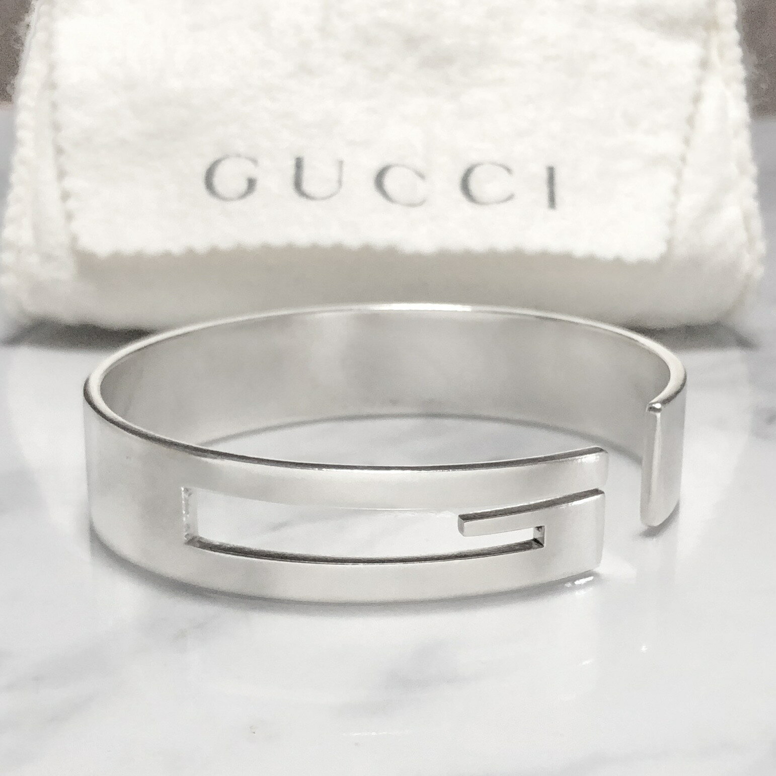 美品★GUCCI★カットアウトバングル★ラージ★シルバー925★専用ポーチ付き 楽天市場】グッチ バングルの通販
