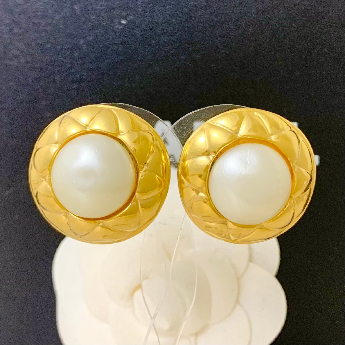 CHANEL シャネル イヤリング パール 真珠 マトラッセ 丸 ゴールド 金 フラワー 花 【中古】