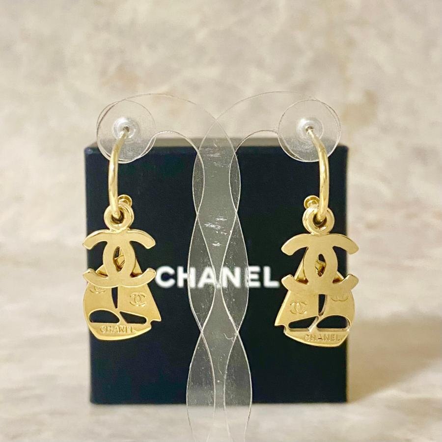CHANEL シャネル ピアス フープ ココマーク ヨット 船 マリン スイング ボート 【中古】