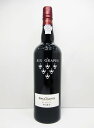 Vintage N.V. 生産者 グラハム 生産国 ポルトガル 品　種 トゥリガ・ナシオ ナル、トゥリガ・フランセ−ザ、ティンタ・バロッカ、ティンタ・ロリス、ティント・カンのブレンド タイプ 赤/フルボディ 内容量 750ml「グラハム」 ポートワインは誕生以来、多くの人々に親しまれ、1703年にイギリスとポルトガルの間で、ポルトガルワインについての条約が締結されるとポートワインの貿易は活況を呈しました。この時、ポートワインの貿易会社として頭角を現したのが「グラハム」でした。 1820年、オポルト市の事務所のマネージメントを任されていたグラハム家の兄弟、ウイリアムとジョンは、取り扱ったポートワインが大人気を呼び、多くの発注依頼を取りつけます。そして、これをきっかけに会社は急成長を遂げ、やがて世界にその名を知られるようになっていきました。 1820年創業のグラハム社では、名門シミントン一族による厳格な品質管理のもとに、手づくりの製法を遵守。今も「ラガレス」と呼ばれる花崗岩製の発酵タンクで貴族達を酔わせたオールド・トュニー、名声を博す数々のヴィンテージ・ポートを生産しています。 【シックス・グレープスについて】シックス・グレープス・リザーヴはグラハム独自のブレンドが際立つルビースタイルのプレミアムポートです。メインラベル上にある特徴的な6つのぶどうのデザインは、かつて最高品質のポート樽にのみ印されたぶどうのマークに由来します。その味わいは、グラハムが得意とするふくよかさと複雑性をしっかり表現できております。コクがあり、若いヴィンテージ・ポートに近い味わいに仕上げられ、ヴィンテージ愛好家の為の「いつものポート」と言われています。 《グラハム　シックス・グレープス》暗めの赤い色、魅惑的なチェリーやプラムの香り。しっかりした骨格のある味わいで、口腔には複雑でありながら心地よい長めの余韻が残ります。