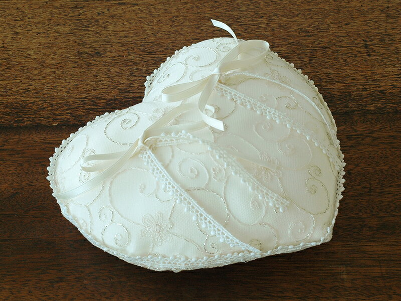リングピロー 完成品 ハート型（ウエディング ウェディング ブライダル 花嫁 結婚式 挙式 ピロー ウェディング小物 ウエディング小物 アクセサリー）[Z03] 【送料無料】