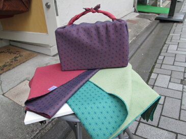 【5枚選んで2000円】当店目玉商品が登場【風呂敷】 京都marimari ポリエステル一越織 両面染 二巾(70×70cm) 日本製 何でも包んでオシャレにしちゃいましょう! 形状安定で安心!お洗濯も出来るので汚れても安心です。なんとメール便送料無料です。