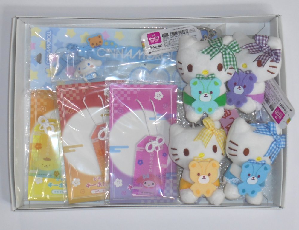 サンリオ マスコットの福袋 キーホルダーやバッグチャームの福袋管理番号5 定価合計1万円以上