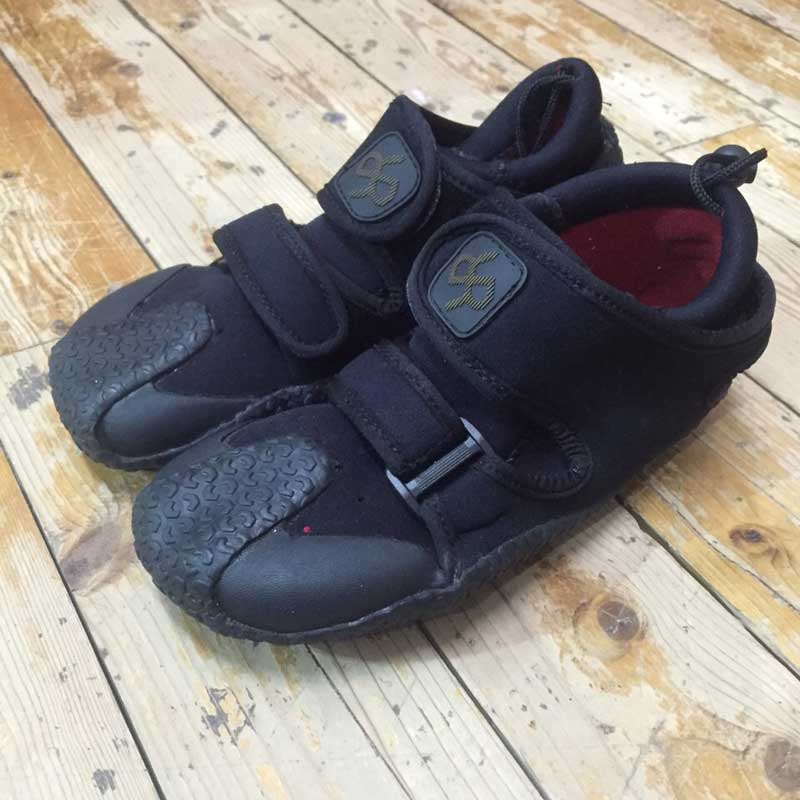 【お盆も毎日出荷】 サーフィン ブーツ ラッシュ リーフブーツ 2mm RASH Reef サーフブーツ リーフタイプ サーフィンブーツ サーフィン用品 トリップシューズ カヤック サップ 岩場 足の保護 柔かい 22.5cm 25.5cm 24.5cm 25.5cm 26.5cm 27.5