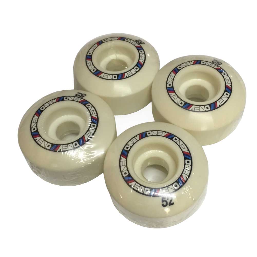 【マラソン ポイント 最大 32倍】 AUTOBAHN WHEEL アウトバーンウィール 52×30mm 100A スケートボードアクセサリー SK8