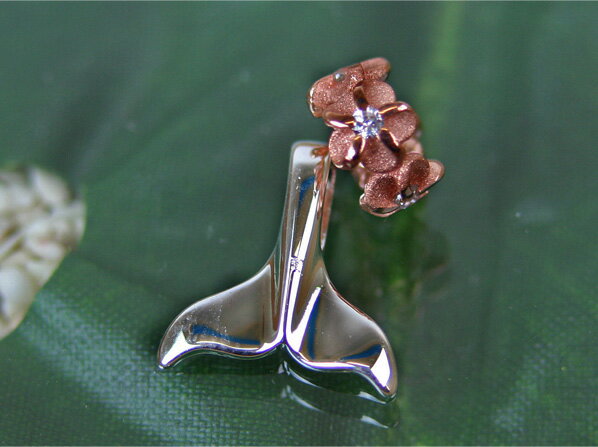 【30日 全商品 ポイント 2倍】 ハワイアンジュエリー シルバーペンダントネックレス ホエールテール プルメリア 小 カラー2色 ハワイアンアクセサリー ペン...