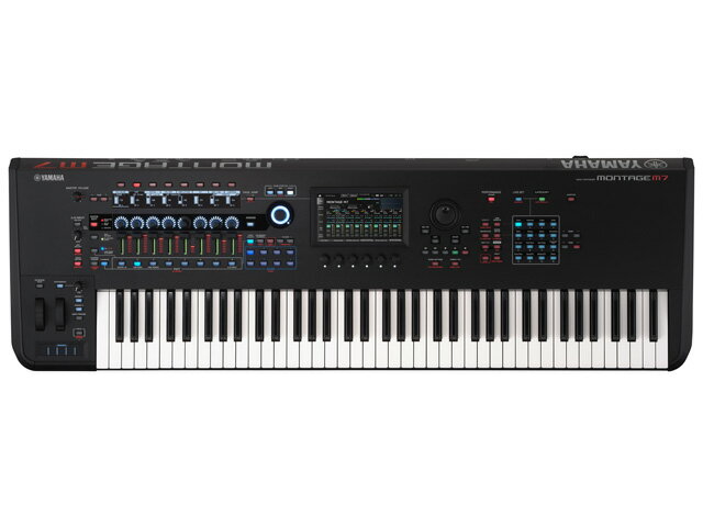 ■店舗在庫あります！即納可能!!■ MONTAGE M7 温かみのあるビンテージ・アナログ・シンセサウンドを再現する「AN-X」、最先端のFMシンセ「FM-X」、超リアルなインストゥルメントを再現する「AWM2」の3つの音源が、素晴らしいサウンドを実現。そこに「モーション・コントロール」が加わることによって、音楽制作に更に個性的な表現を取り入れることを可能としています。従来のハードウェア・シンセサイザーとは異なり、MONTAGE M7はコンピューターとの接続・統合により、ステージとスタジオのワークフローをシームレスに繋ぎます。MONTAGE M7はスプリットやレイヤーを多用するプロ・キーボーディストにとって使いやすい76鍵盤モデル。MONTAGE M7は音楽表現における新時代のサウンド、コントロール、ワークフローもたらします。 ■主な特長 1. 新開発のバーチャルアナログ音源「AN-X」を搭載し、音表現力を大幅に強化 『MONTAGE M』シリーズでは、この音源システムの核となる「ハイブリッド音源」に、新たに開発した最大16音ポリフォニックのバーチャルアナログ音源「AN-X」を追加しました。オシレーター部を中心に、自由度の高いさまざまな変調や波形変形機能を持ち、ビンテージサウンドからエッジの効いた過激なサウンドまでが表現可能な、伝統と最新の要素を併せ持った音源です。 8 オペレーター、最大128音ポリフォニックのFM 音源「FM-X」、内蔵波形を倍増し、より高精細なサウンドを搭載した音源「AWM2」（最大256音ポリフォニック）と合わせ、3つのサウンドエンジンで合計最大400音の同時発音を実現します。 太く暖かいアナログサウンドのAN-X 音源、個性的なデジタルサウンドのFM-X 音源、そしてリアルなアコースティックサウンドのAWM2音源、さらにそれらを複合的にコントロールする MotionControl を組み合わせたサウンドは、独自の圧倒的な音の表現力をもたらします。 2. サウンドに生き生きとした躍動感を与えるコントロール性 「Motion Control Synthesis Engine」のもう一つの核となる「Motion Control」は、コントローラーを操作することで幾重にも折り重ねられた音を滑らかに変化させることができ、サウンドに生き生きとした躍動感を与えます。『MONTAGE M』シリーズは多彩なコントロールソースを持ちますが、特徴的なものとして「Super Knob（スーパーノブ）」と「Motion Sequencer（モーションシーケンサー）」があります。 「Super Knob」は一度に最大280 ものパラメーターをコントロールすることができるノブで、シンプルな操作でダイナミックな音変化を表現できます。「Motion Sequencer」では、最大8+1 系統（パート用8系統、Super Knob 用1系統）のコントローラーによるパラメーターの変化を設定・再生可能で、演奏しながら多層的かつ複雑に音を変化させることができます。 この他、A/D インプット端子に入力されるオーディオのビートを自動検出し、「MotionSequencer」等を同期させるAudio Beat Sync（オーディオビートシンク）機能や、オーディオ信号をソースにコントロール情報を生成するエンベロープフォロワー機能なども搭載しており、多彩なコントロールソースを活用することでダイナミックな音変化を伴う演奏を楽しむことができます。 上記に加え、『MONTAGE M』シリーズでは、KEYBOARD HOLD、PORTAMENTO 専用コントロールや最大5ゾーンのスイッチとしても使えるRIBBON CONTROLLER など、さらなるコントロール性能の向上が図られています。 3. プレイヤーの創造性を引き出すユーザーインターフェース 旧シリーズ同様、ユーザーインターフェースの中央にはメイン画面となるタッチパネルを搭載しているのに加えて、『MONTAGE M』シリーズでは、画面下部の「ディスプレイノブ」や「NAVIGATION」ボタンの追加により、音色選択から詳細なエディットまでを効率的にカバーします。また、新たにサブ画面「セカンド・ディスプレイ」を追加しました。AN-X のオシレーターやフィルター、FM フリークエンシー、オペレーターレベル、エフェクトパラメーターといったシンセサイザーの重要なパラメーターを表示し、瞬時にサウンドエディットが可能になります。 サブ画面右には「PAGE JUMP」を配置。サブ画面で選択中のパラメーターのより詳細な情報をメイン画面に瞬時に表示しアクセス可能です。より素早く直感的な音作りとコントロール性を実現するユーザーインターフェースが、プレイヤーの創造性を引き出します。 4. タッチの微妙なニュアンスを弾き分けられる高品位鍵盤 61 鍵モデルの『MONTAGE M6』、76 鍵モデルの『MONTAGEM7』には、フラッグシップシンセサイザー用の高品位な鍵盤である FSX 鍵盤（チャンネルアフタータッチ対応）を搭載しています。 さらに 88 鍵モデルの『MONTAGEM M8x』には、新開発「Graded hammer with Enhanced eXpression (GEX) 鍵盤」 を採用しました。この鍵盤には新しい鍵盤センサーを採用しており、キー毎に独立した音色変化を与える「ポリフォニックアフタータッチ」を実現しています。心地よい演奏感のため、吸湿性の高い白鍵、そして黒檀調の黒鍵を採用しています。どちらの鍵盤もタッチの微妙なニュアンスを弾き分けられる高品位な鍵盤で、表現力に優れる音源システム「Motion Control Synthesis Engine」を最大限に生かせるよう、鍵盤タッチとサウンドを入念にマッチングさせました。 『MONTAGE M』の音源部全てを再現したソフトシンセサイザーを用意 『MONTAGE M』シリーズには、ライブと音楽制作両面での活用・連携を強める『MONTAGE M』シリーズのクローン・ソフトシンセイザー「EXPANDED SOFTSYNTH PLUGIN for MONTAGE M」のダウンロードコードを同梱しています。 提供開始は2024年初頭を予定。基本的な編集機能に限定したバージョンとなりますが、MONTAGE Mのすべてのサウンドを搭載予定。すべての機能を実装したフルバージョンは2024年夏頃に提供開始予定です。 ■仕様 鍵盤数 76鍵FSX鍵盤(イニシャルタッチ/アフタータッチ付） 1パターン/ソング 約130,000音 パターン数 128パターン 消費電力 36W 寸法 (幅)1,244mm×(奥行)396mm×(高さ)131mm 質量 17.6kg 【Keywords】 ヤマハ,YAMAHA,シンセサイザー,Synthesizer,Montage M,モンタージュエム,Montage,モンタージュ,montage-m6,montagem6,montage-6,montage6,montage-m7,montagem7,montage-7,montage7,montage-m8x,montagem8x,montage-8,montage8,Fantom,fantom6,fantom-6,fantom7,fantom-7,fantom8,fantom-8,NAUTILUS,nautilus-61,nautilus61,nautilus-73,nautilus73,nautilus-88,nautilus88,5セグメント・リボンコントローラー,Motion Control機能,ワークステーション,61鍵盤,76鍵盤,88鍵盤,音源,キーボード,ピアノ,Expanded Softsynth Plugin