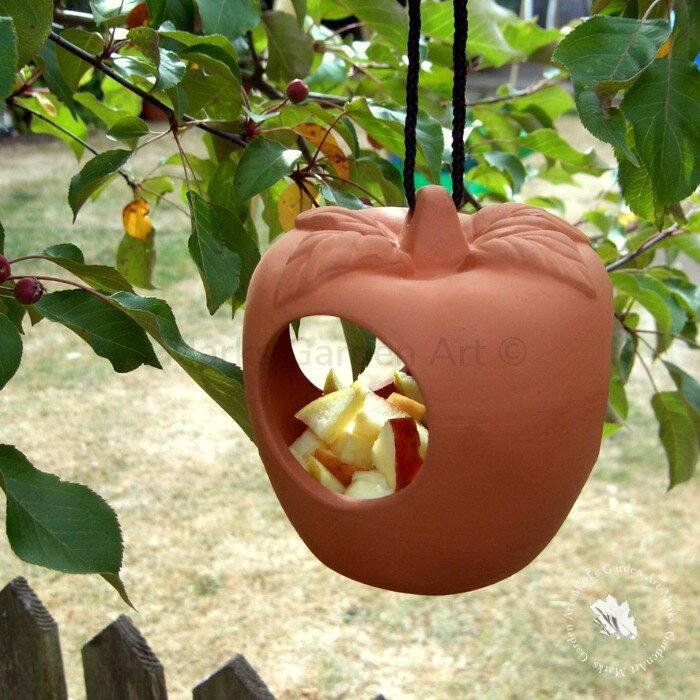 【英国製Bird Feeder りんご型バードフィーダー】