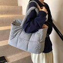 トートバッグ キルティング風 ダウン風 大容量 大きめ 肩がけ バッグ レディース スクエア型 もこもこ 韓国系 黒 白 青 紫 無地 A4 横長 マザーズバッ...