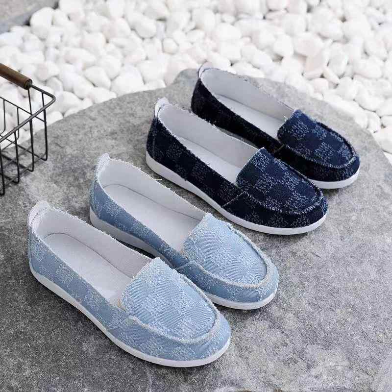 スリッポン デニム スニーカー ぺたんこ シューズ 個性的 ダメージ加工 こなれ感 ラフ 春シューズ 夏シューズ レディース 韓国系 こなれ感 スクエアトゥ 軽い フラット ブルーデニム 水色 淡色 紺色 ネイビー バイカラー ウォッシャブル ジーンズ