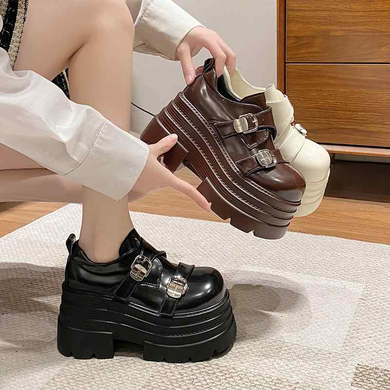 10cm 超厚底 ローファー ブーツ 韓国系 ウェッジソール 黒 白 茶色 合皮 レザーシューズ スリッポン 英国風 ラブルベルト 個性的 かっこいい 革靴 JK 高校生 大学生 量産型 韓国女子 コスプレ ロリィタ ガーリー 身長アップ 脚長 映える