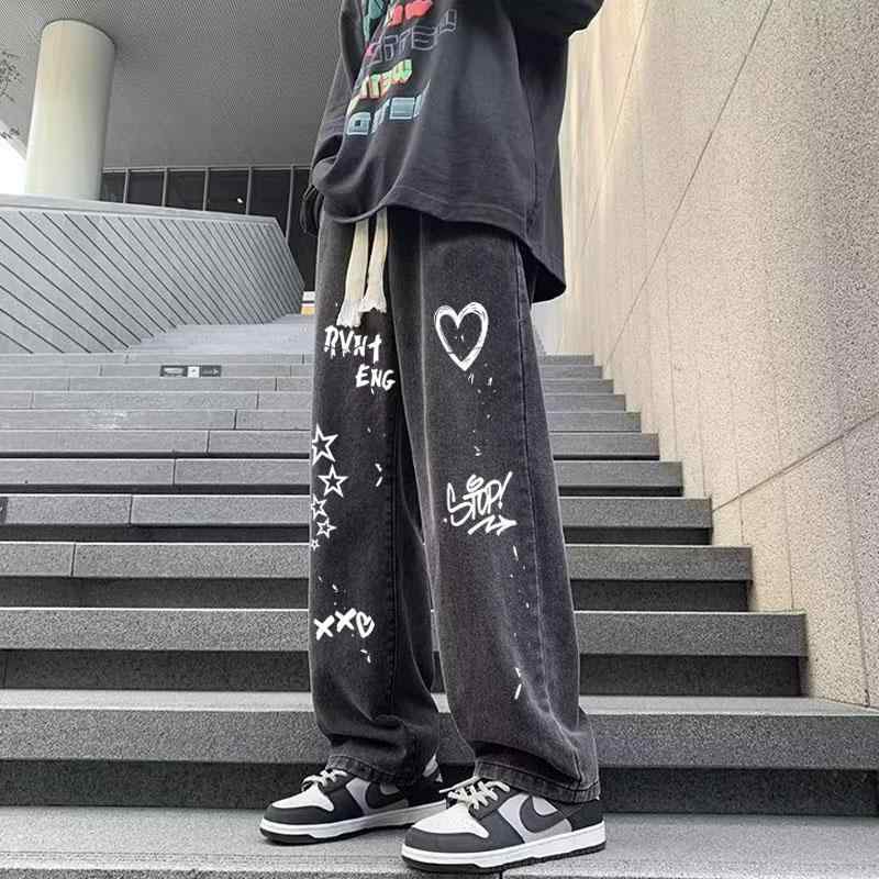 デニム 黒 個性的 かっこいい メンズ ジーンズ ズボン パンツ 男性用 ブラック グラフィック柄 ハート 蝶々 大きいサイズ ワイド ルーズ アメリカン ウォッシュ加工 脚長 ストリート ブラックデニム ポップ ロック 2XL 3XL ユニーク 映える