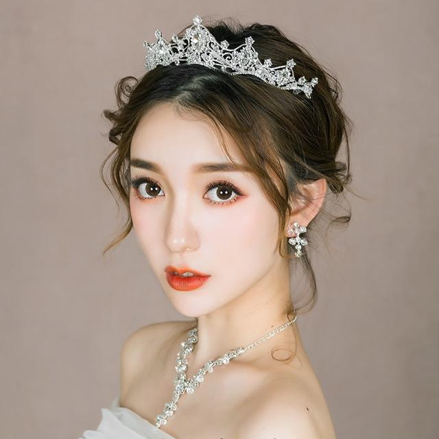 ウェディング ヘッドドレス アクセサリー ヘッドピース クラウン 王冠 シルバー ラインストーン ダイア風 クリスタル シルバー 結婚式 二次会 花嫁 ブライダ...