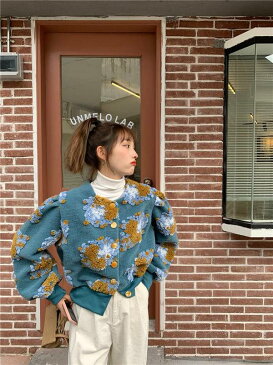 トップス レディース カーデガン 花柄 ボア おしゃれ 大人可愛い 長袖 個性的 レトロ ガーリー 大きめ オーバーサイズ きれいめ アウター ジャケット ジャンパー ボタン 襟なし 華やか 青 黒 ニュアンスカラー 大人かわいい こなれ感 インスタ映え アイテム 韓国