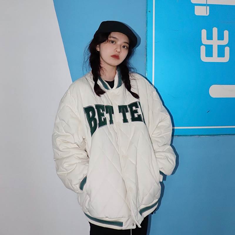 アウター ブルゾン ジャンバー レディース おしゃれ 大人可愛い 白 ホワイト 長袖 M L 個性的 レトロ ガーリー 大きめ オーバーサイズ カジュアル 襟なし 大人かわいい こなれ感 インスタ映え 暖かい 防寒 アイテム 韓国 ファッション お洒落 大人カジュアル コーデ デートのサムネイル