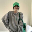 4色 トップス レディース トレーナー 白 黒 グレー 紫 ホワイト ブラック パープル 長袖 ラウンドネック ロゴ スマイリー 大人可愛い かっこいい おしゃ...