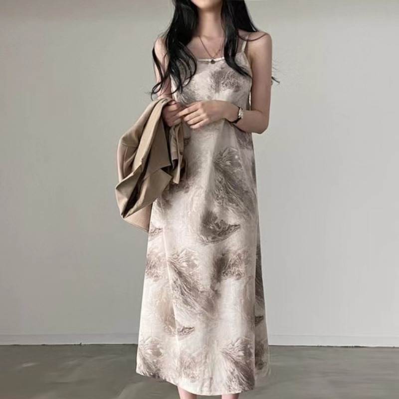 2色 ワンピ ワンピース スカート ロング ミモレ丈 プリント ノースリーブ きれいめ 華やか ゆったり カワイイ レディース 脚長 着痩せ 着回し ワンサイズ フリーサイズ おしゃれ 春 夏 スプリング サマー アプリコット グレー 灰色 ビーチ バカンス 海 プール 旅行 リゾート