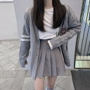 長袖 ニット トップス 制服風 トラッド カーディガン セーター バイカラー ライン ケーブル編み ワッペン バイカラー Vネック ルーズ 個性的 甘め かわいい 大人可愛い きれいめ おしゃれ お洒落 キュート ラブリー ガーリー 主役級 存在感 レディース 無地 秋 冬 10代 20代
